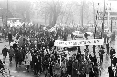 Protestdemonstratie tegen proces te Burgos, Spanje Amsterdam demonstranten met, Bestanddeelnr 924-1116