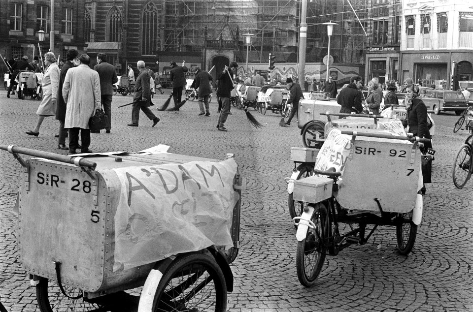 Protestoptocht van VU-studenten tegen de Vervuiling in Amsterdam met gemeenter, Bestanddeelnr 922-9441