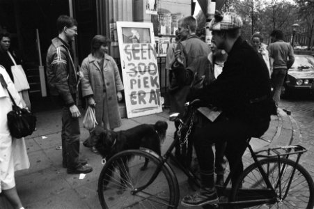 Protest bij Sociale Dienst in Amsterdam tegen 1 juli-kortingen, Bestanddeelnr 932-9685