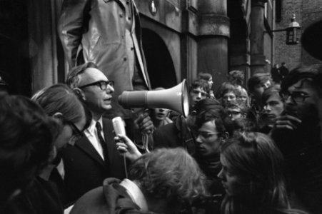 Protestmars van duizenden scholieren en studenten voor hu aan Biafra, Den Haag ., Bestanddeelnr 923-1646