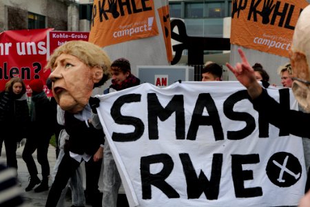 Protest during German government decision about the coal power usage at the chancellery 2020-01-29 17