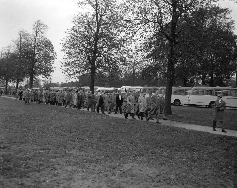 Protestbijeenkomst opticiens van de dierentuin in Den Haag, Bestanddeelnr 909-9025
