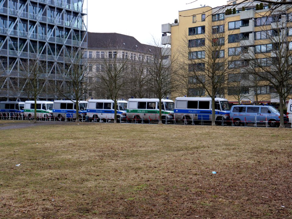 Protests against the „Marsch der Frauen“ 08