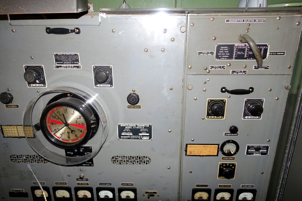 Radio room from the SS Rider Victory with Radiomarine Corporation of America 4-u radio station, built August 1944 - San Francisco Maritime Museum - San Francisco, CA - DSC04119