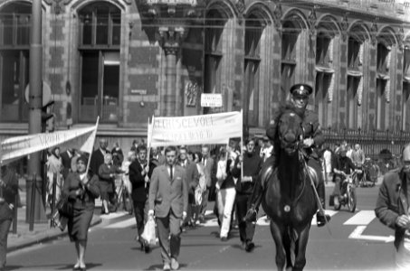 Protestmars tegen vrijlating Lages in Amsterdam, Bestanddeelnr 919-4279