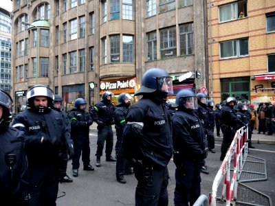 Protests against the „Marsch der Frauen“ 11