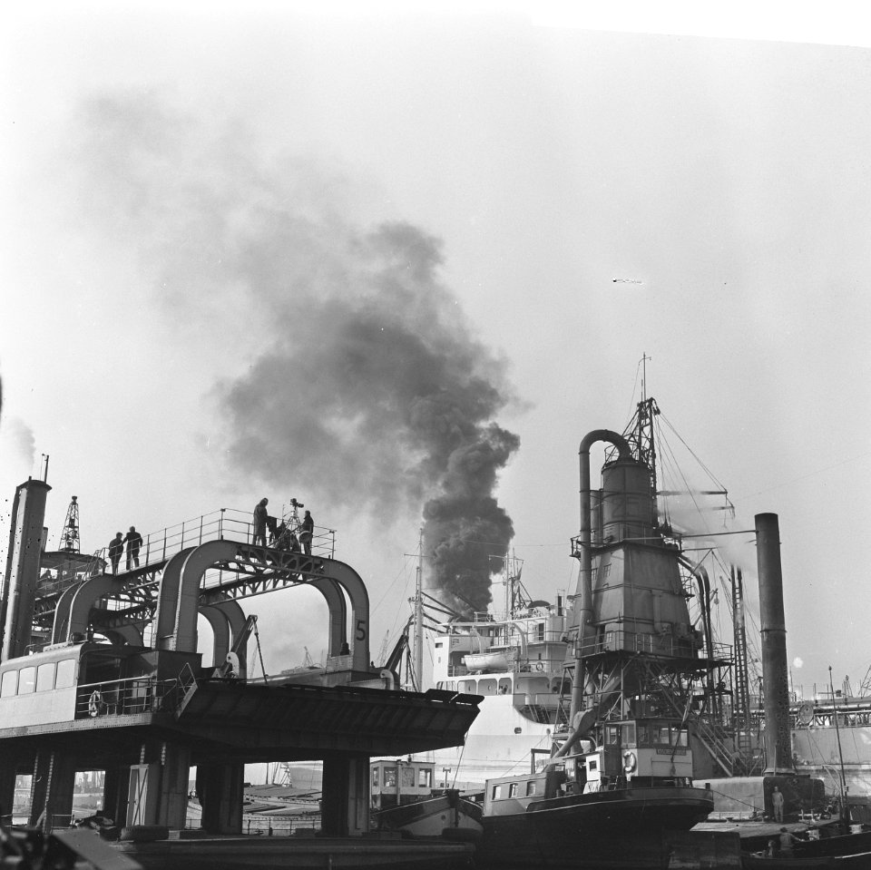 Raffinaderij in het Rotterdams havengebied, Bestanddeelnr 918-3069