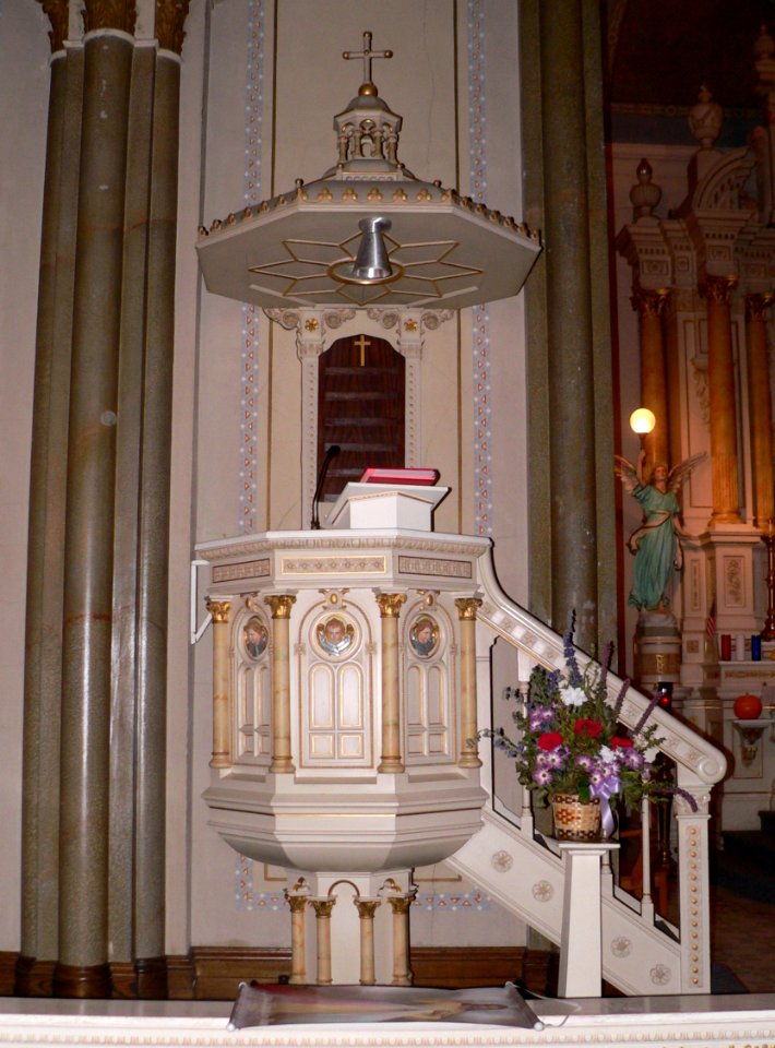 Raeville St. Bonaventure pulpit