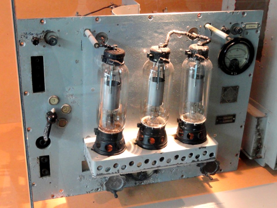 Radio short-wave transmitter Spez. 188 F - Zeppelin Museum Friedrichshafen - DSC06837