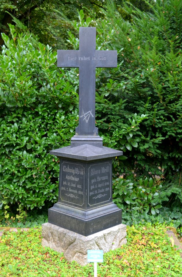 Rödelheim, Friedhof, Grab C 27 Brill
