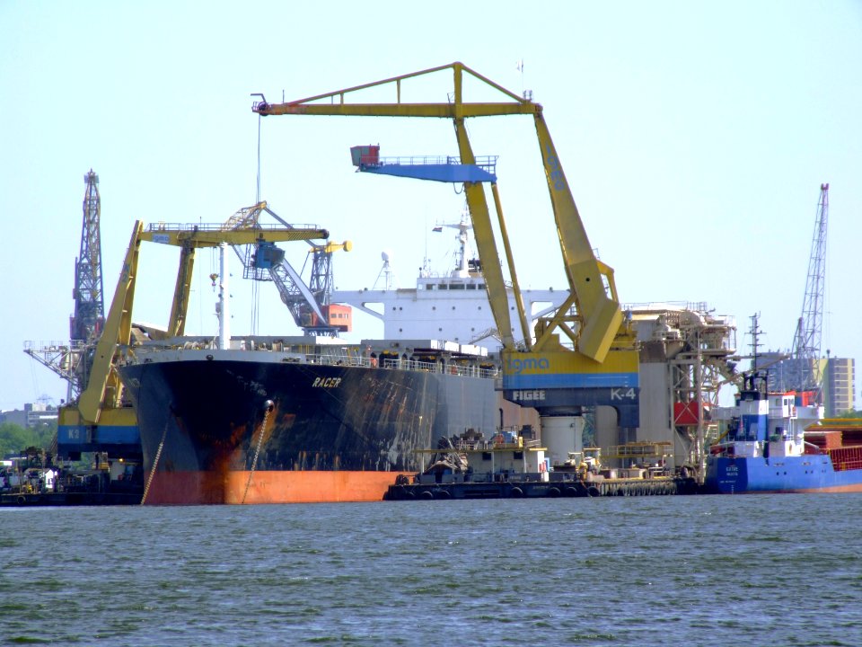 Racer IMO 8507779 at Port of Amsterdam, Holland 24-May-2008