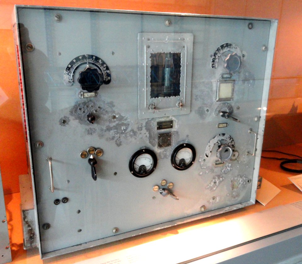 Radio long-wave transmitter Spez. 188 F - Zeppelin Museum Friedrichshafen - DSC06835