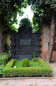 Rödelheim, Friedhof, Grab A adM 2 Schmelz