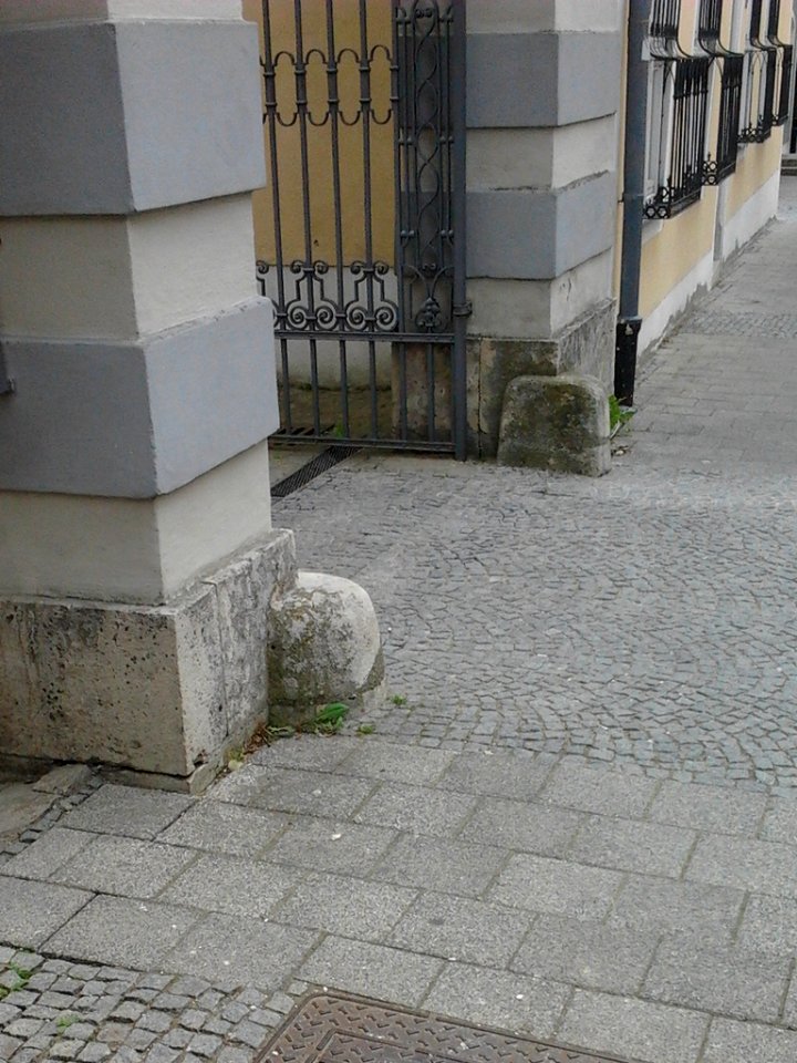 Radabweiser Eichstätt Durchfahrt Domplatz 7-9 (1)