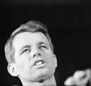 R. Kennedy . Persconferentie op Amerikaanse Ambassade, Bestanddeelnr 913-5672