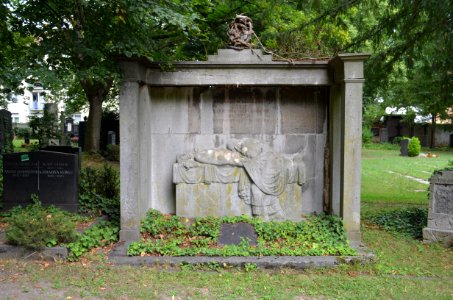 Rödelheim, Friedhof, Grab D 73 Otto