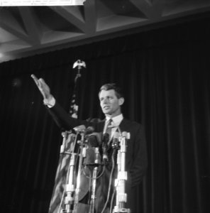 R. Kennedy . Persconferentie op Amerikaanse Ambassade, Bestanddeelnr 913-5677