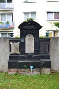 Rödelheim, Friedhof, Grab C adM 49 Klein