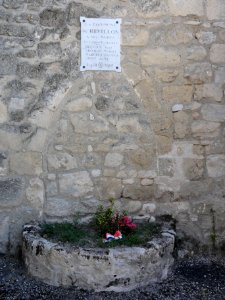 Révillon (Aisne) plaque monument aux morts sur l'église
