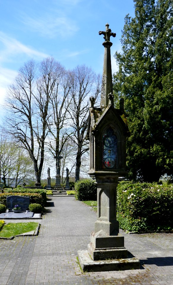 Rüthen - Friedhof - Totenleuchte