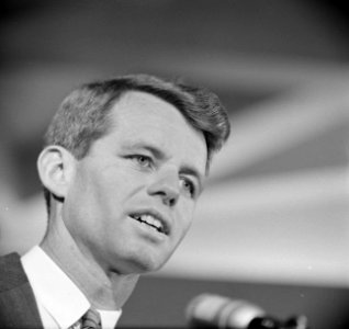 R. Kennedy . Persconferentie op Amerikaanse Ambassade, Bestanddeelnr 913-5678