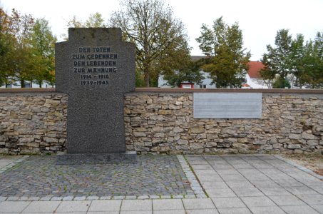 Rückingen, Friedhof, Gefallenendenkmal