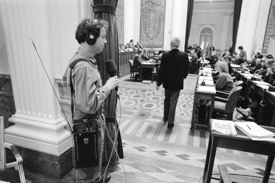 Radio STAD Adam volgt de debatten van Provinciale Staten NH over regionale omroe, Bestanddeelnr 934-1855