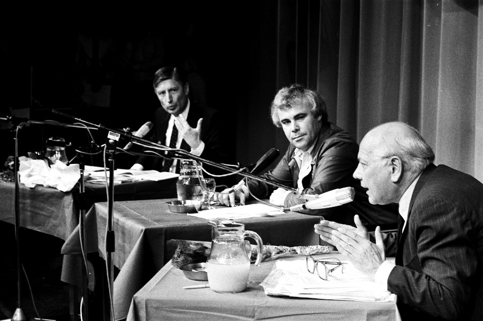 Radiodebat voor VARAs In de Rode Haan in Den Bosch tussen Van Agt en Den Uyl ,, Bestanddeelnr 931-4772