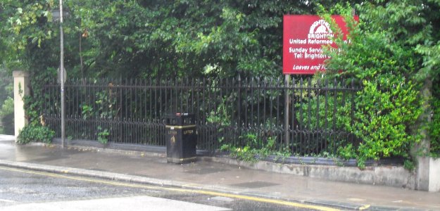 Railings at Queens Road Rest Garden (South Range), Brighton (NHLE Code 1380800) (July 2010)