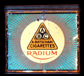 Radium cigarettes tin, front