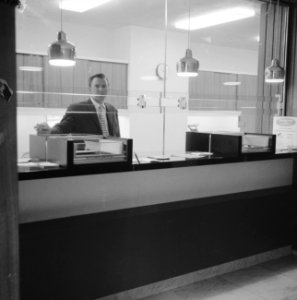Raifeissenbank op Admiraal de Ruyterweg (kogelvrij glas), Bestanddeelnr 919-3815