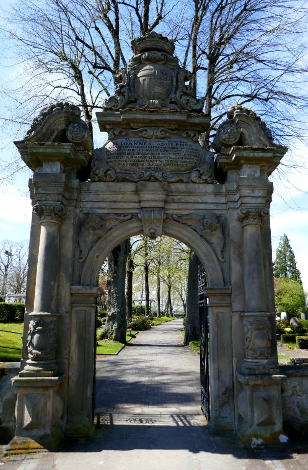 Rüthen - Zugangsportal zum Rüthener Friedhof