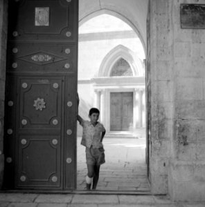 Ramle. Doorkijkje in het Franciscaanse St. Nicodemus en St. Joseph van Arimathea, Bestanddeelnr 255-3877