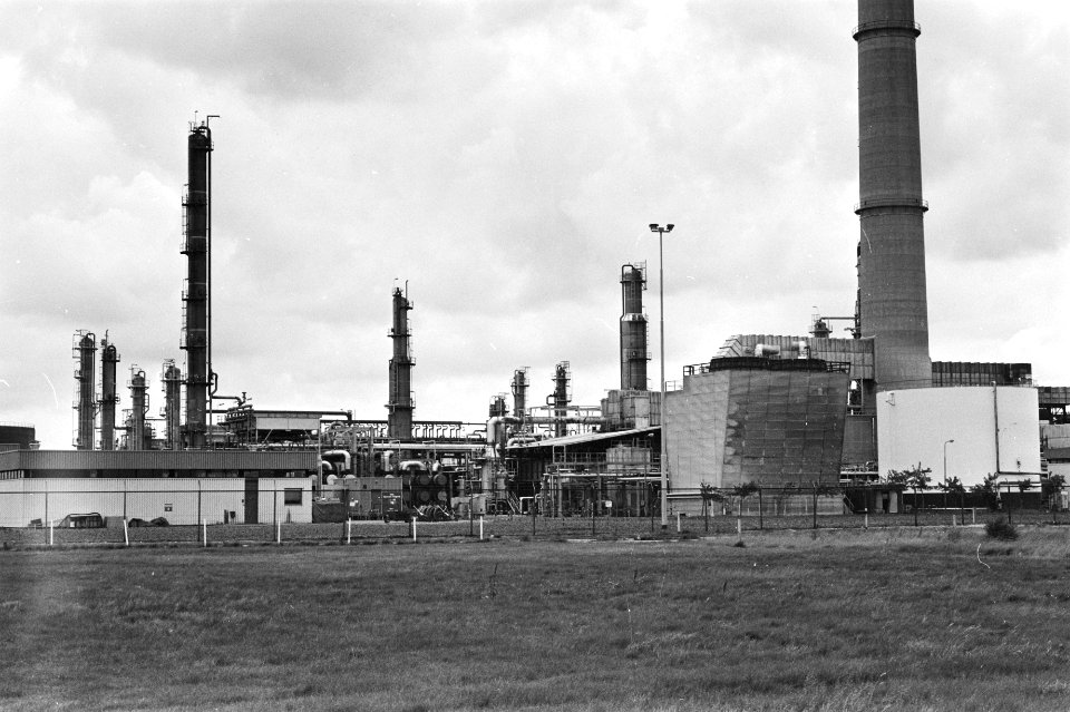 Raffinaderij van Mobil Oil in Amsterdam i.v.m. aangekondigde sluiting, Bestanddeelnr 932-2796