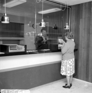 Raifeissenbank op Admiraal de Ruyterweg (kogelvrij glas), Bestanddeelnr 919-3813