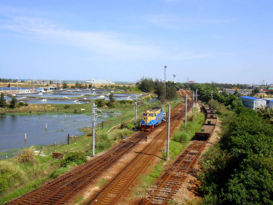 Railway between Haikou Railway Station and South Port - 01