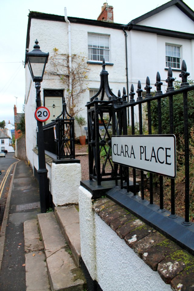 Railings, Steps And Cast Iron Piers At Clara Place (1)