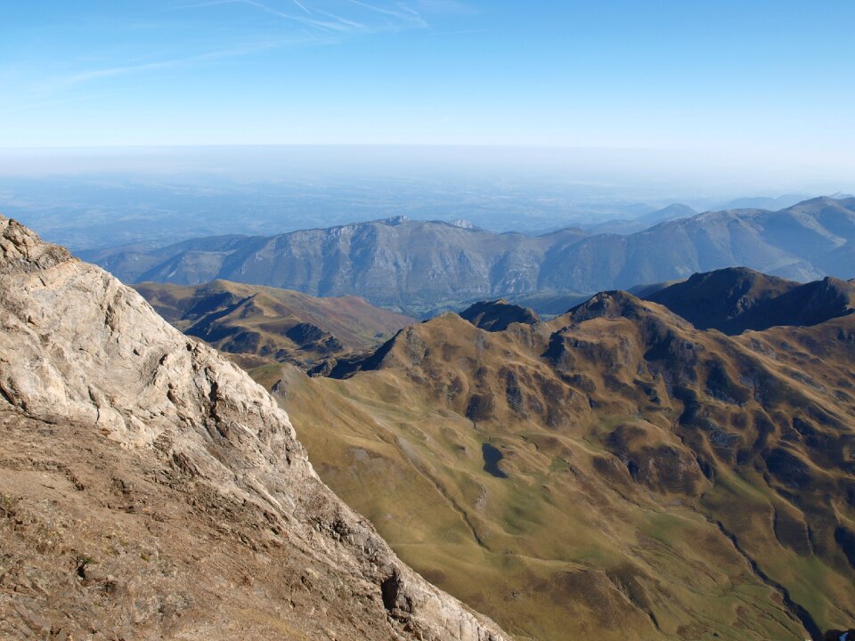 Pyrénées high mountain landscape