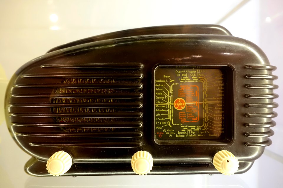 Radio, Model 308U, Talisman, Tesla, Czechoslovakia, c. 1953, Bakelite case - Museum für Angewandte Kunst Köln - Cologne, Germany - DSC09685