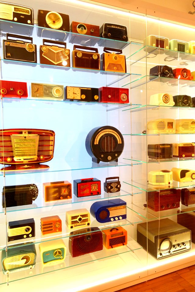 Radio display - Museum für Angewandte Kunst Köln - Cologne, Germany - DSC09640