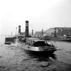 Radersleepboot (rederij Raab Karcher Duisburg) op de Maas ter hoogte van de sch…, Bestanddeelnr 254-0919