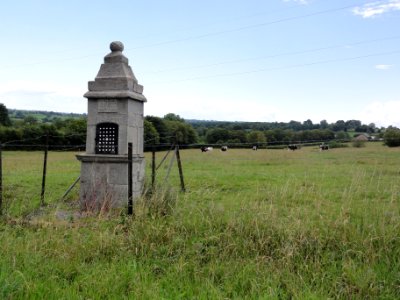 Rainsars (Nord, Fr) chapelle N.D. de Walcourt, 1747, Le Trou des Renards sud