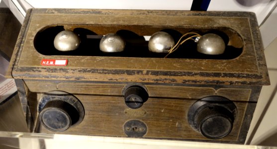 Radio, Vacuum Tube Operated, Crosley, 1929 - National Electronics Museum - DSC00151