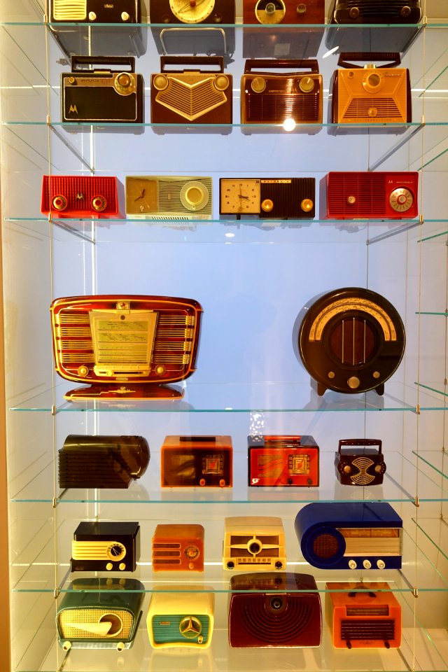Radio display - Museum für Angewandte Kunst Köln - Cologne, Germany - DSC09660