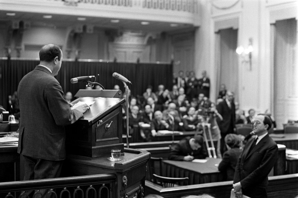 Radicalen uit KVP-fractie. Drs. P. Janssen tijdens toespraak in Tweede Kamer, Bestanddeelnr 921-1186