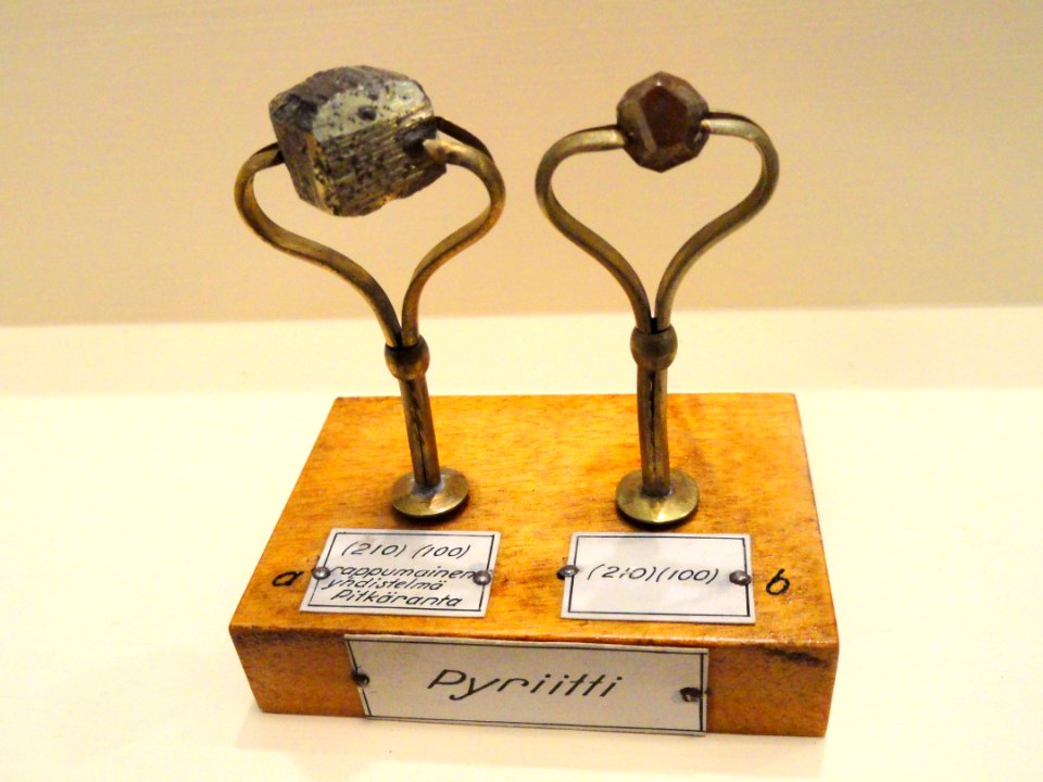 Pyrites - Mineral Cabinet (Arppeanum) - DSC05493