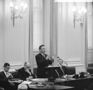 Radio en televisiedebat in de Tweede Kamer , minister president Marijnen voert h, Bestanddeelnr 917-2704