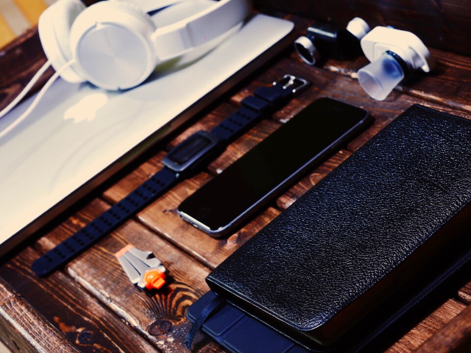 Cell phone headphones office