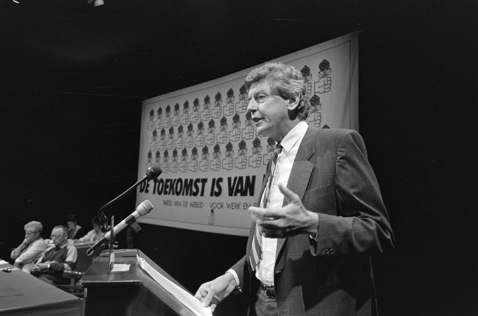PvdA-partijraad Wim Kok tijdens rede, Bestanddeelnr 934-0864