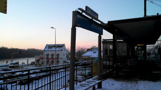 QuaiGareAthisMons seine